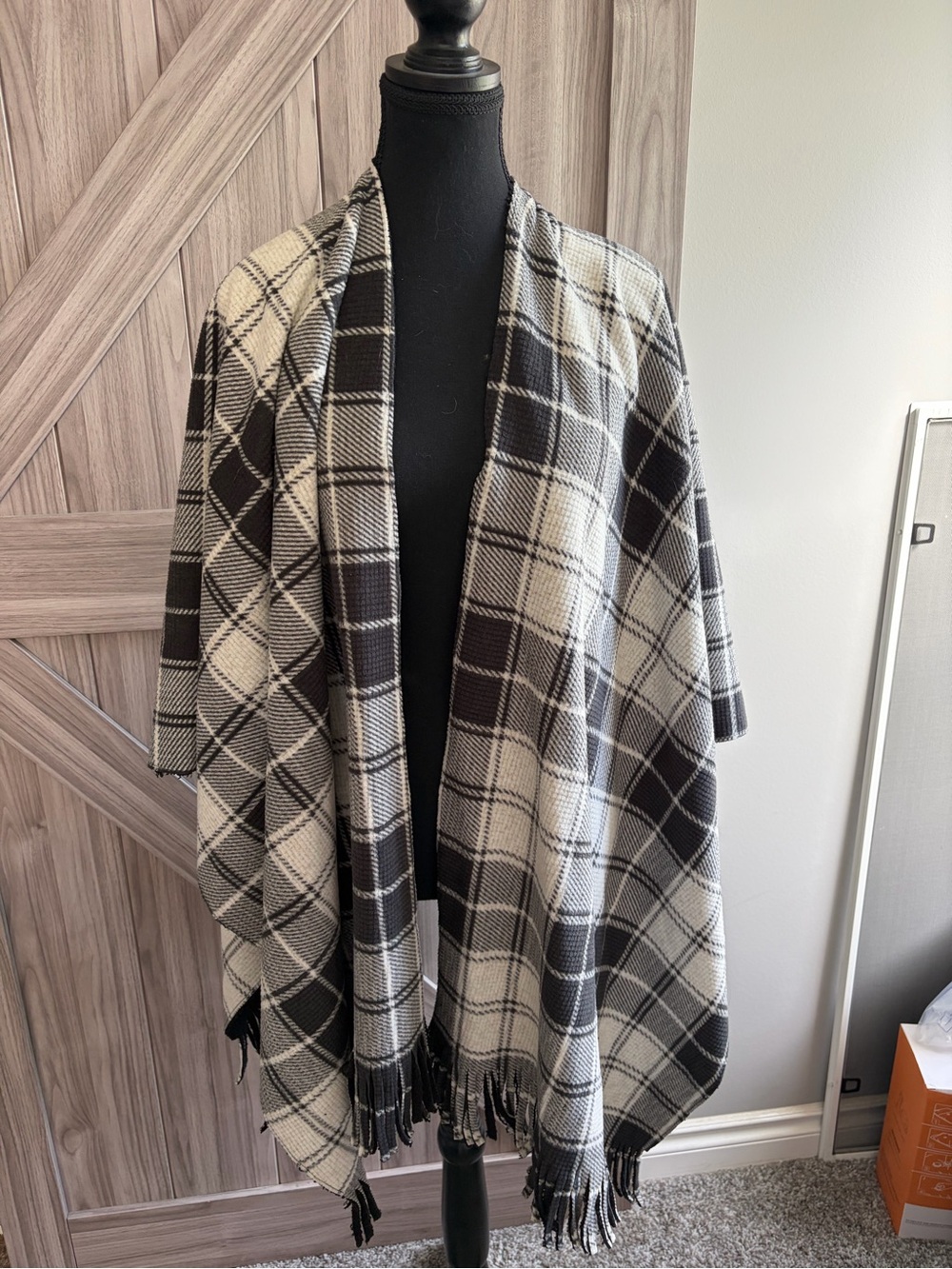 Parasuco Black & White Plaid Fringe Open Front Cape